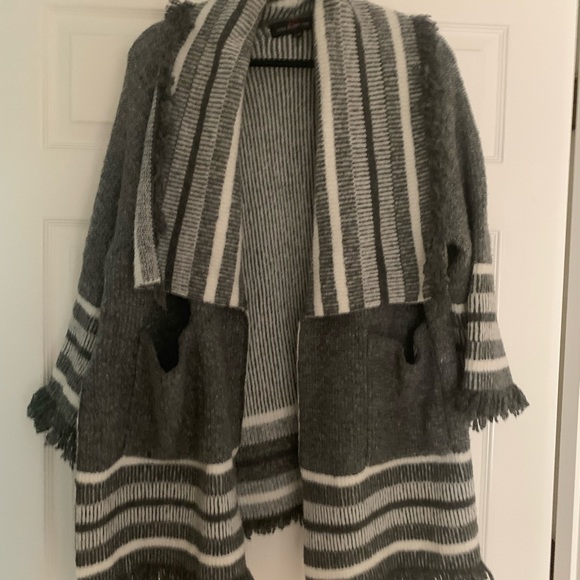 Beautiful Open Front Sweater - EUC - L/XL - Picture 2 of 6